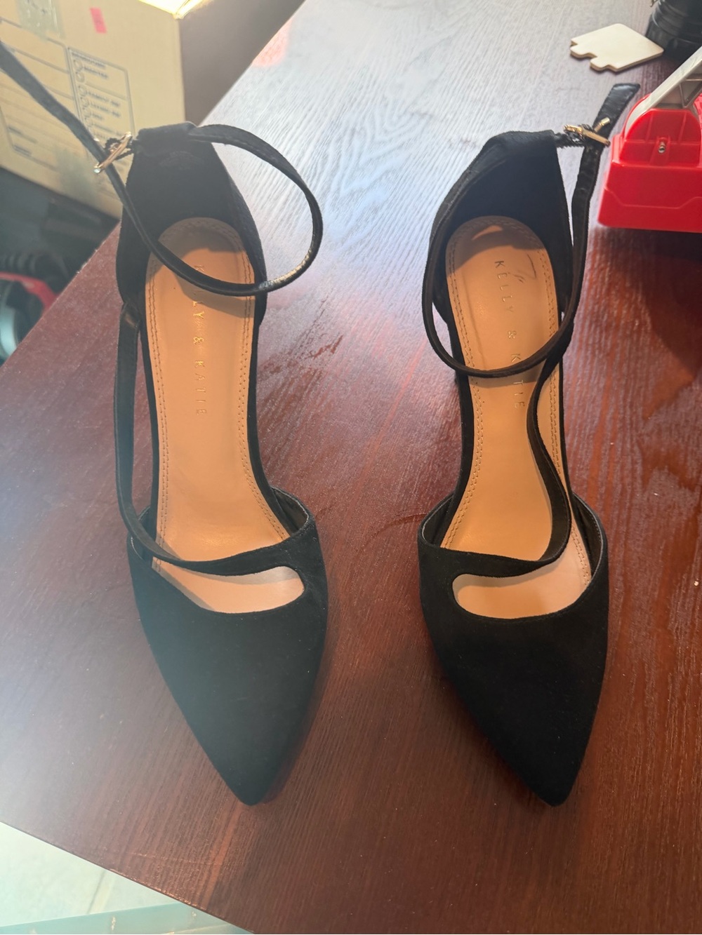 Aomens Black Pointed Ankle-Strap heels size 8.5